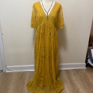 NWT lace goddess golden yellow maternity dress